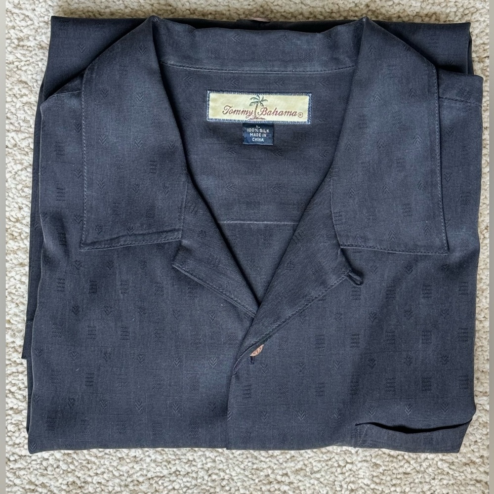 Tommy Bahama 100% silk shirt, size large